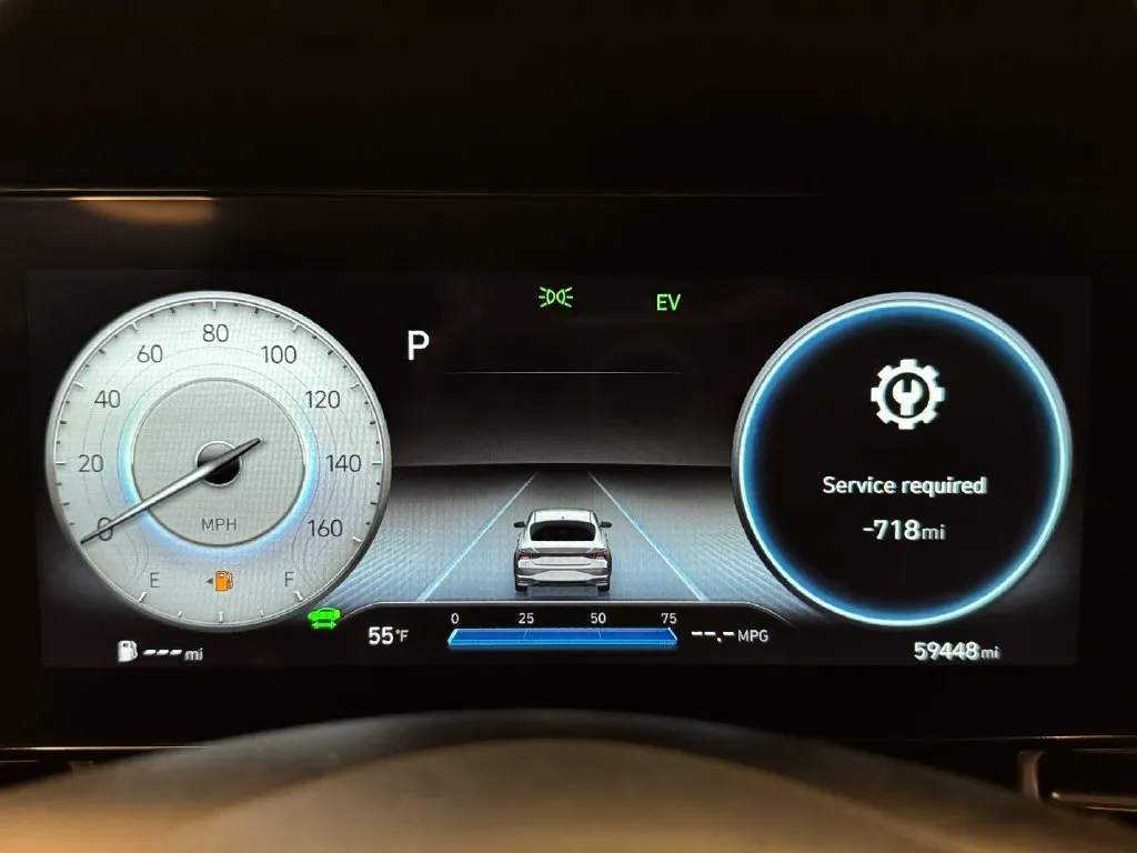 Hyundai Elantra photo 10