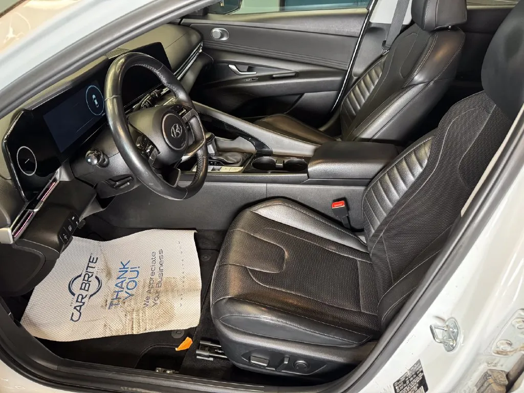 Hyundai Elantra photo 20