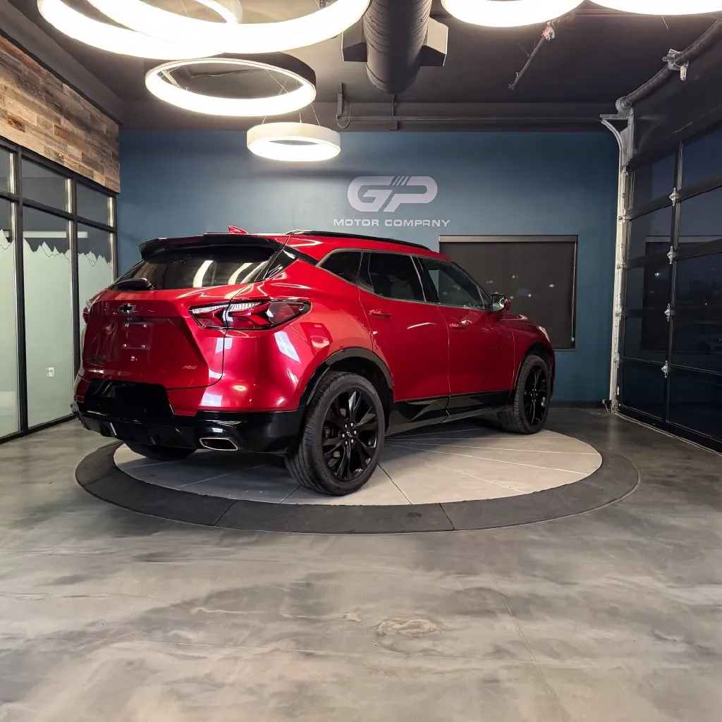 Chevrolet Blazer photo 3