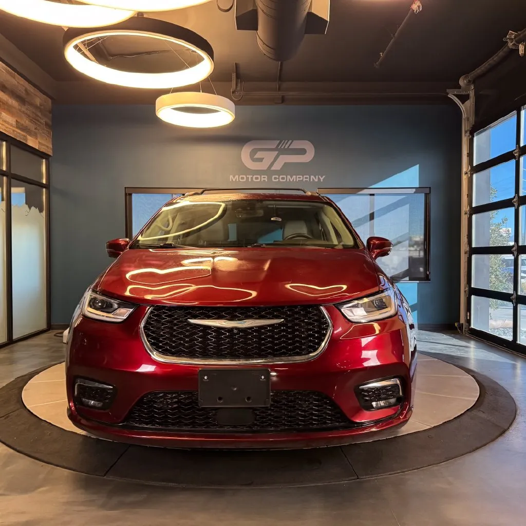 Chrysler Pacifica photo 8