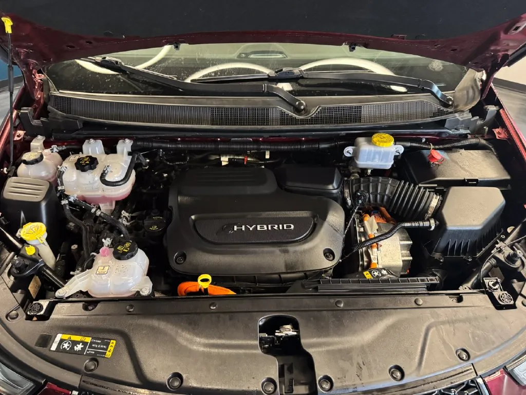 Chrysler Pacifica photo 23
