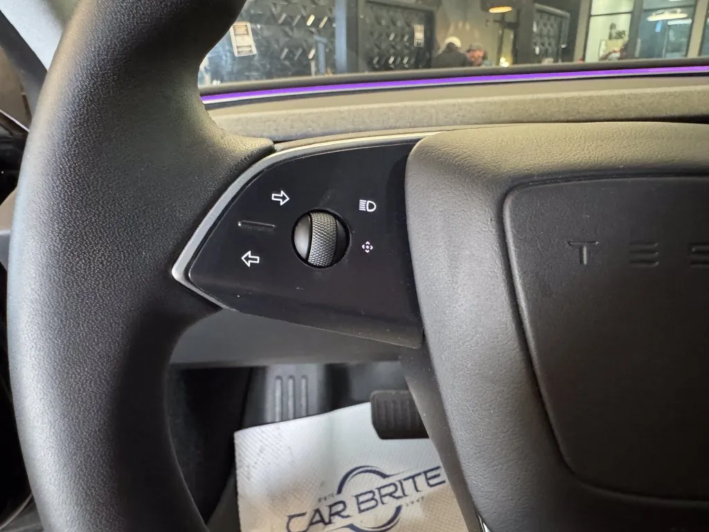 Tesla Model 3 photo 11