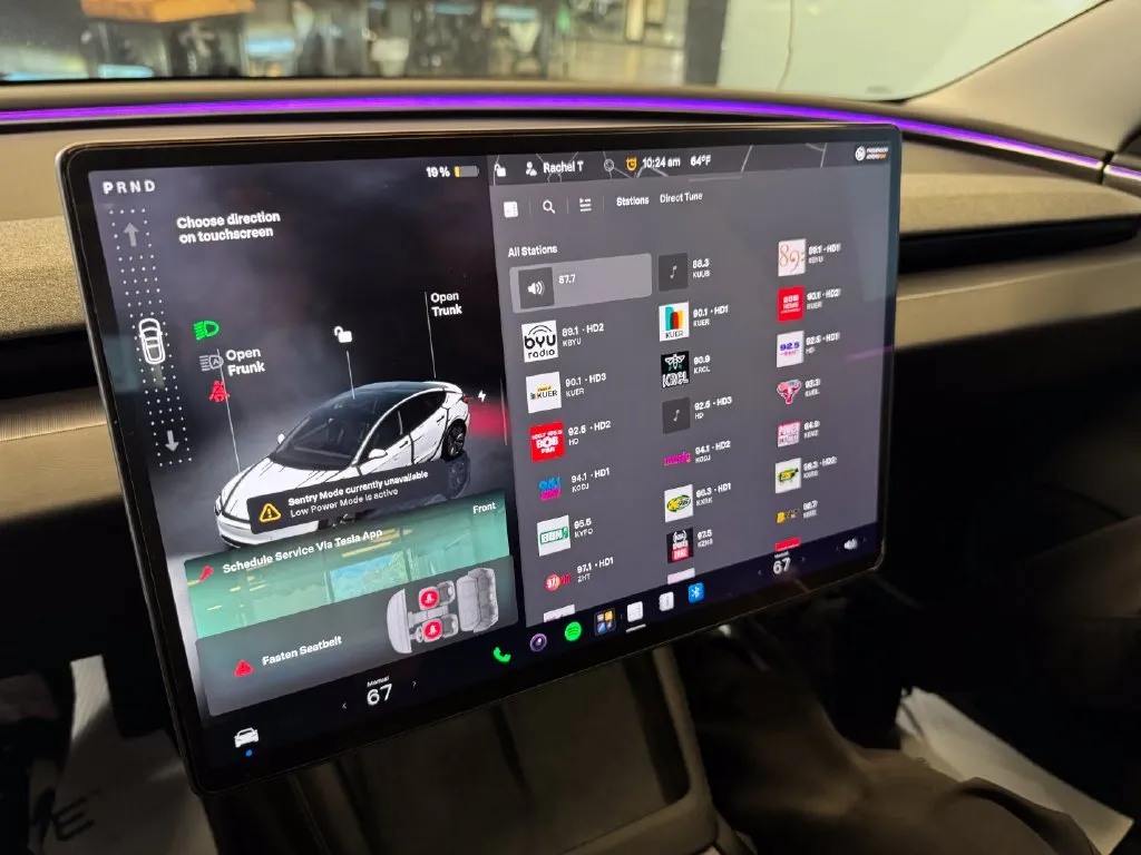 Tesla Model 3 photo 13