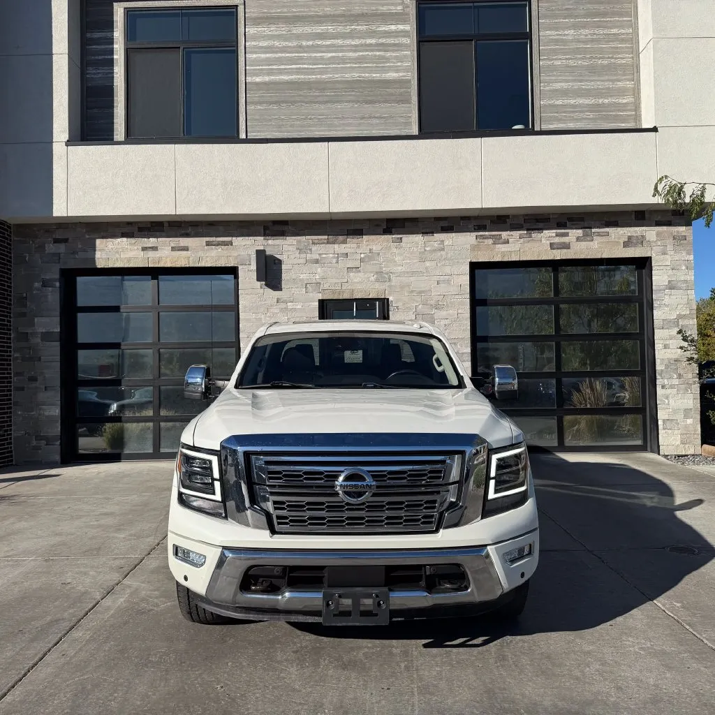 Nissan Titan photo 8