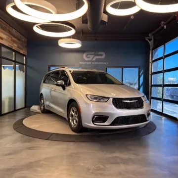 Silver 2023 Chrysler Pacifica Limited for sale in Kaysville, UT