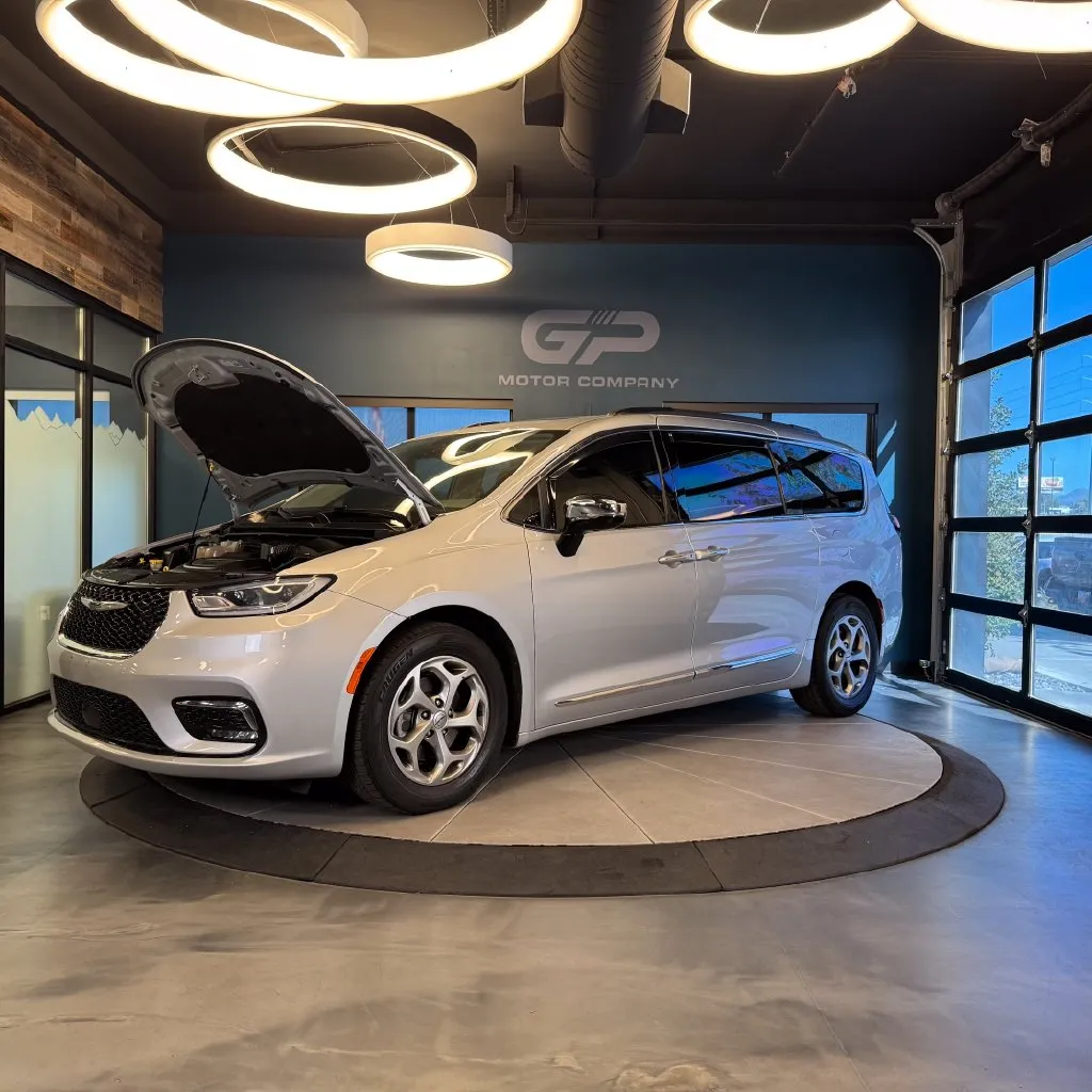 Chrysler Pacifica photo 26