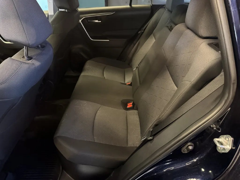 Toyota RAV4 photo 21