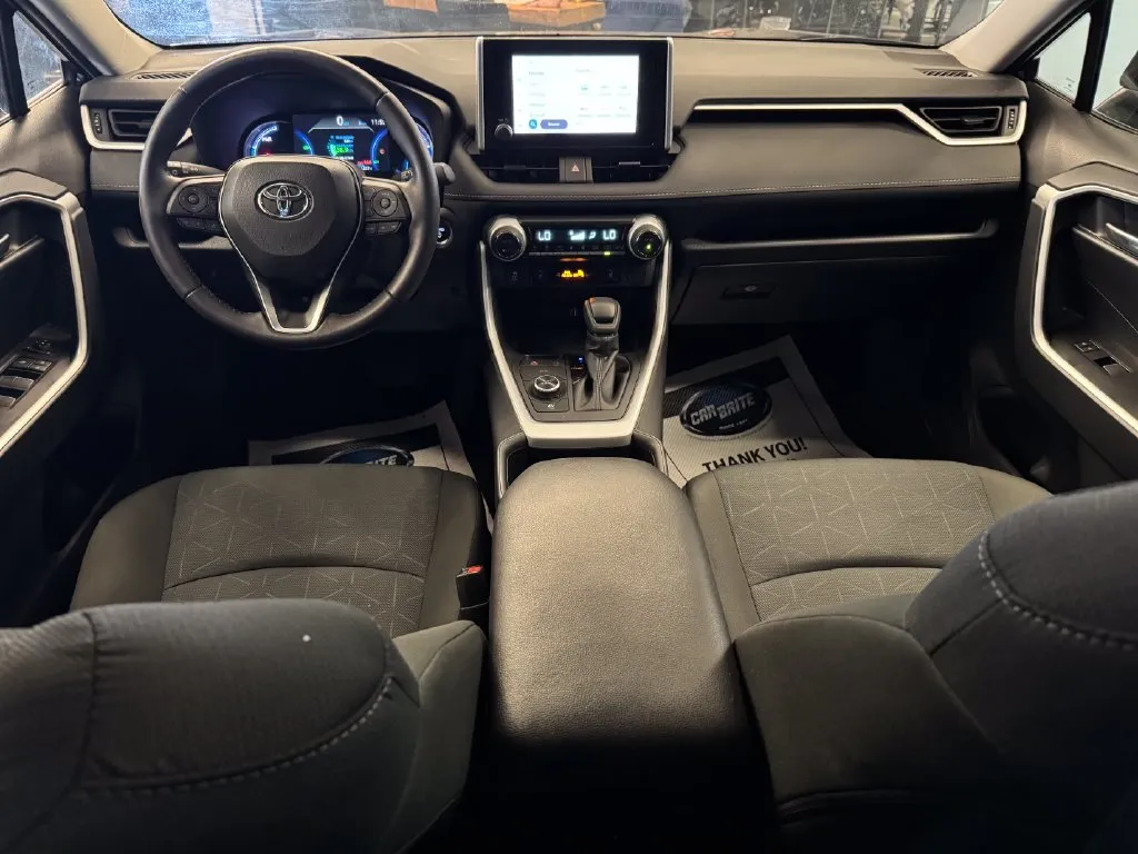 Toyota RAV4 photo 9