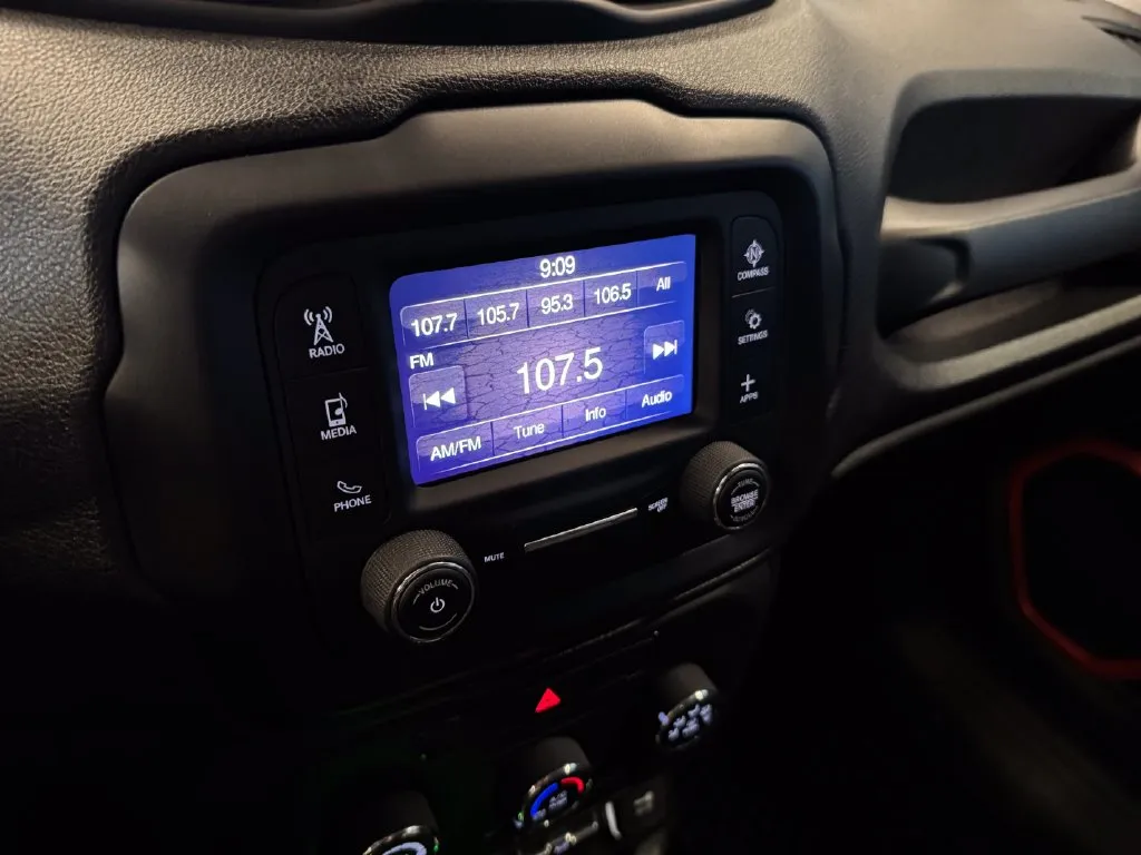 Jeep Renegade photo 12