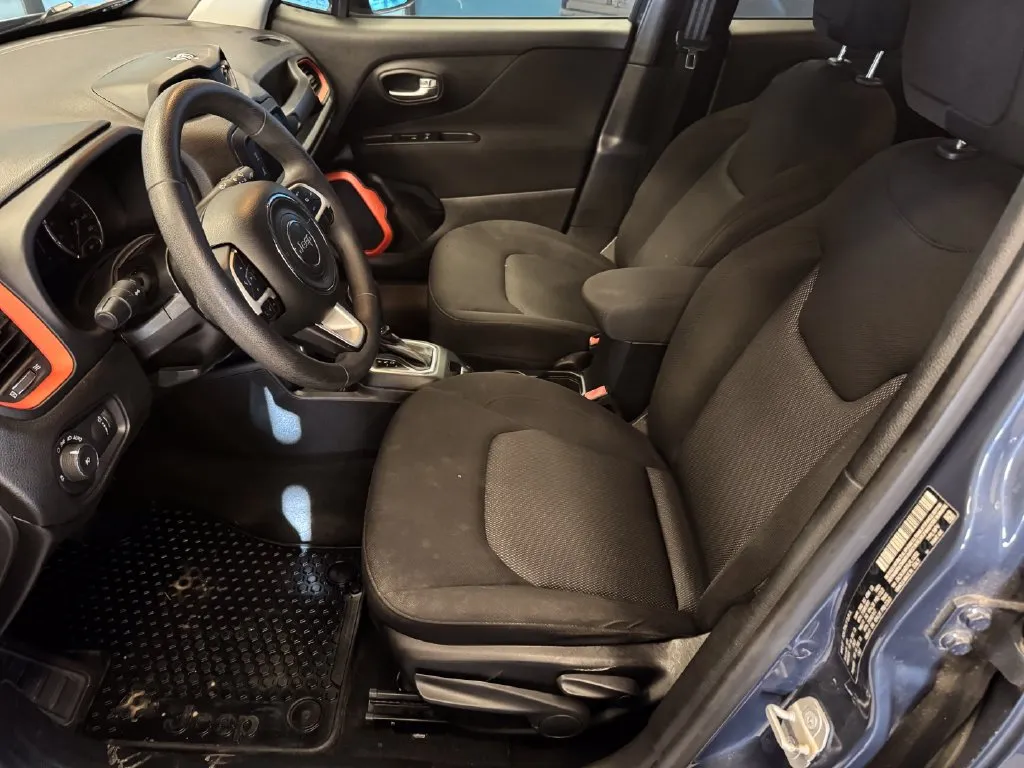 Jeep Renegade photo 19