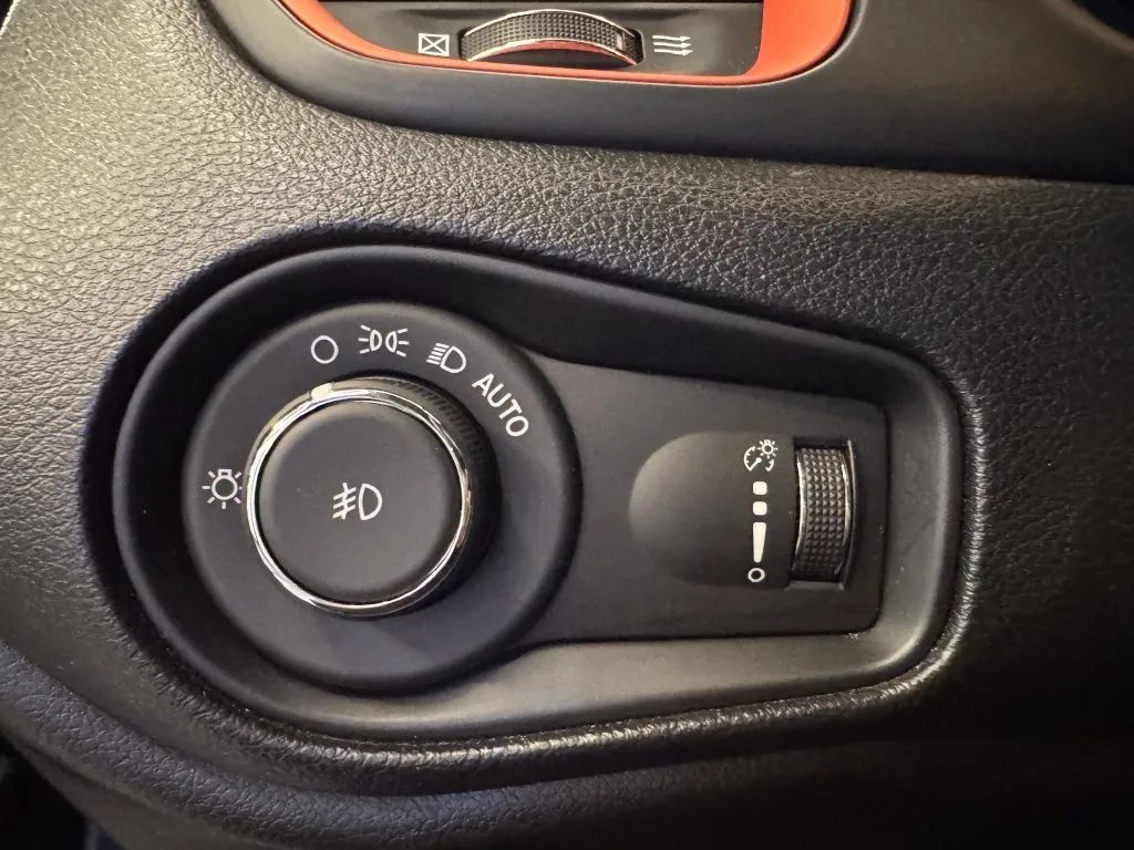 Jeep Renegade photo 17