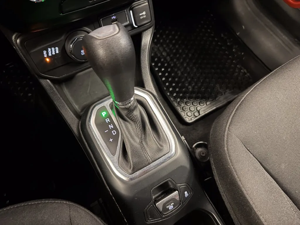 Jeep Renegade photo 15