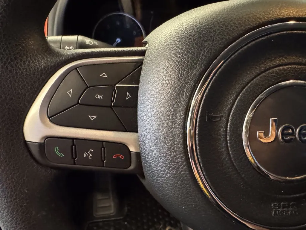 Jeep Renegade photo 10