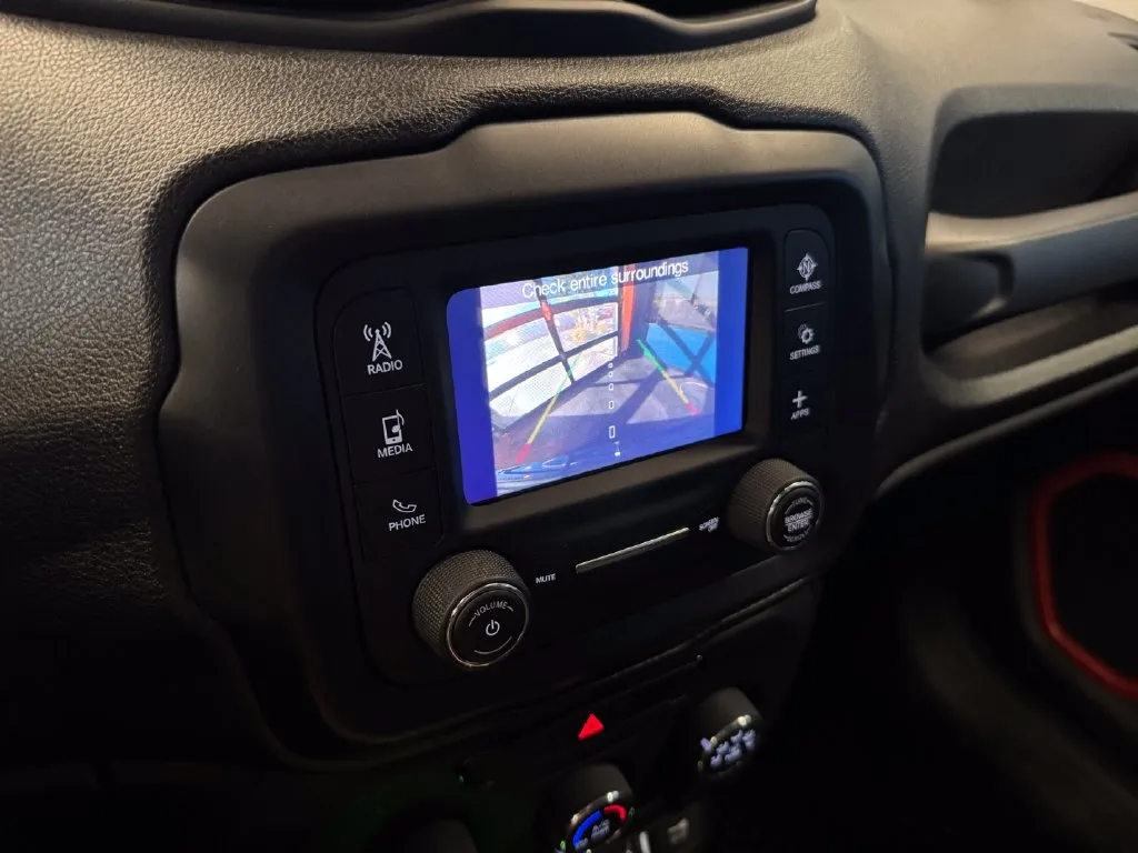 Jeep Renegade photo 13