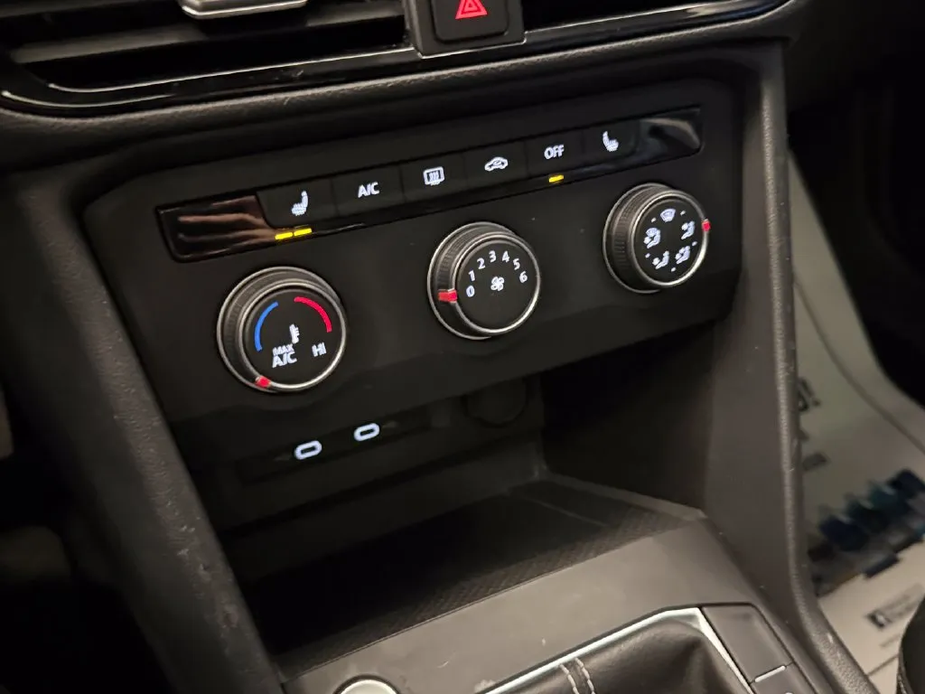 Volkswagen Taos photo 15