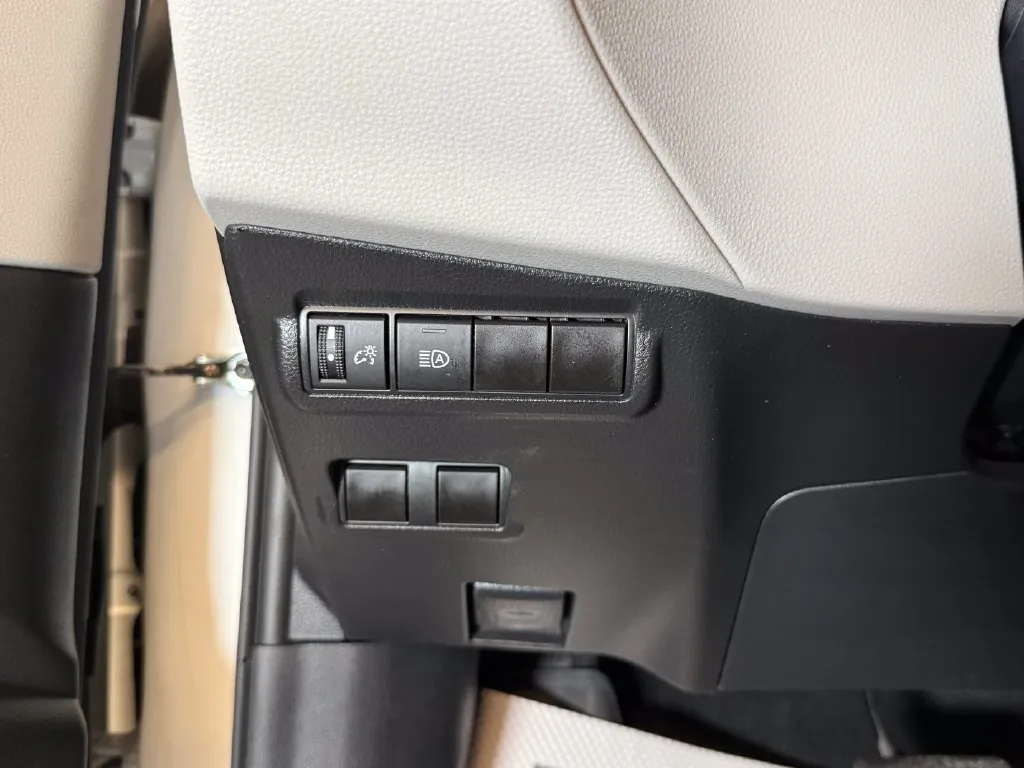 Toyota Corolla Cross photo 18