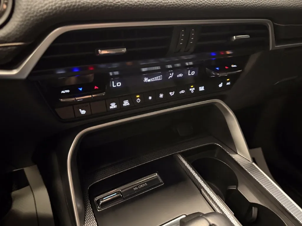 Mazda CX-90 photo 15