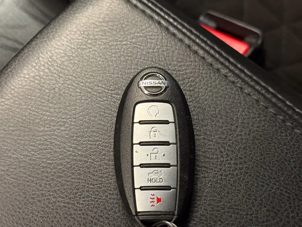 Nissan Maxima photo 17