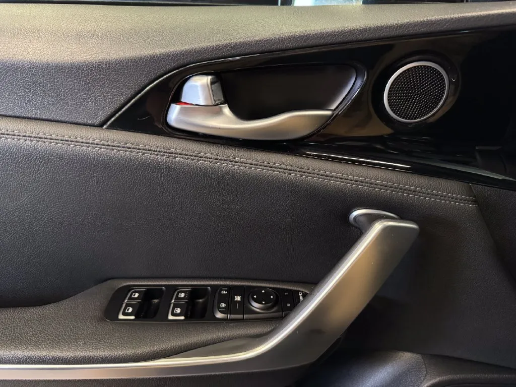 Kia Stinger photo 18