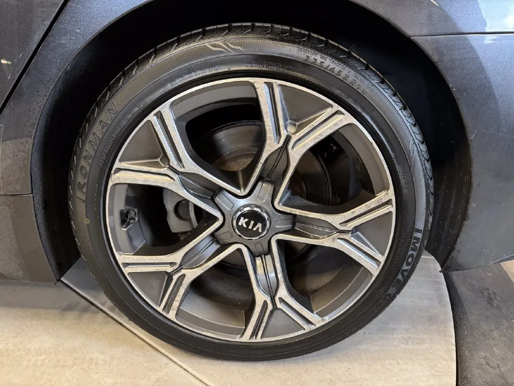 Kia Stinger photo 24