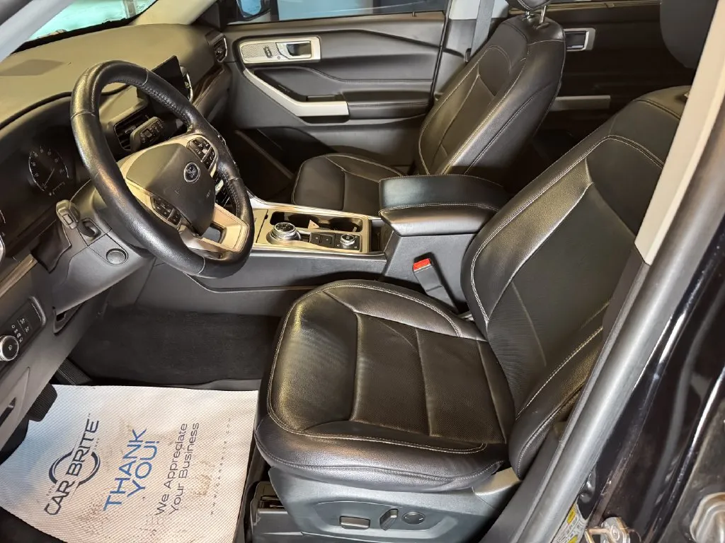 Ford Explorer photo 20