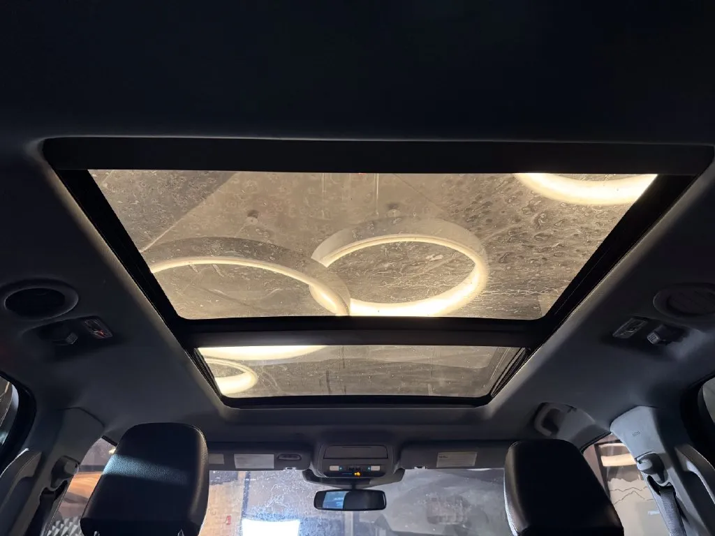 Ford Explorer photo 23