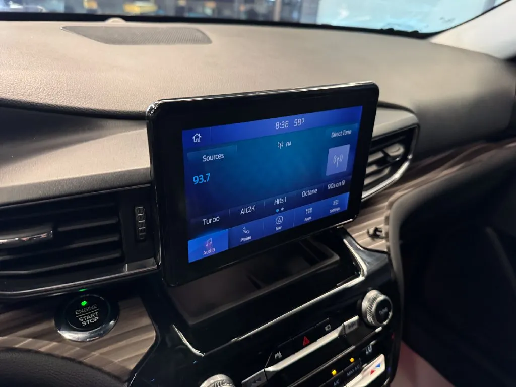 Ford Explorer photo 13