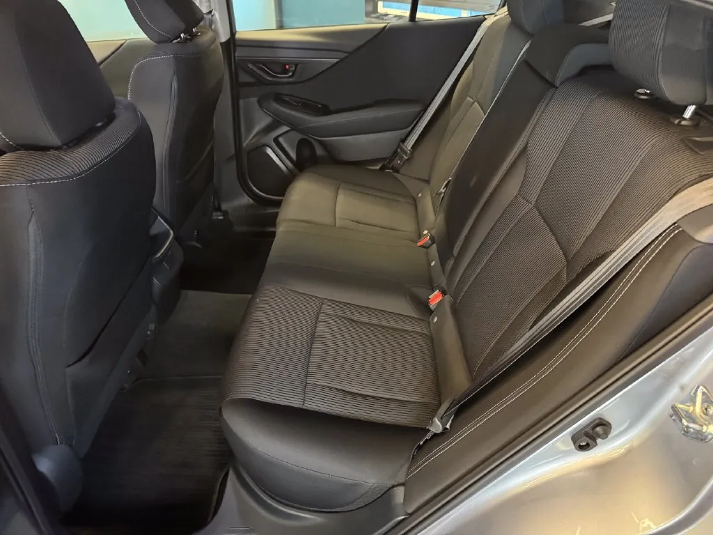 Subaru Legacy photo 21