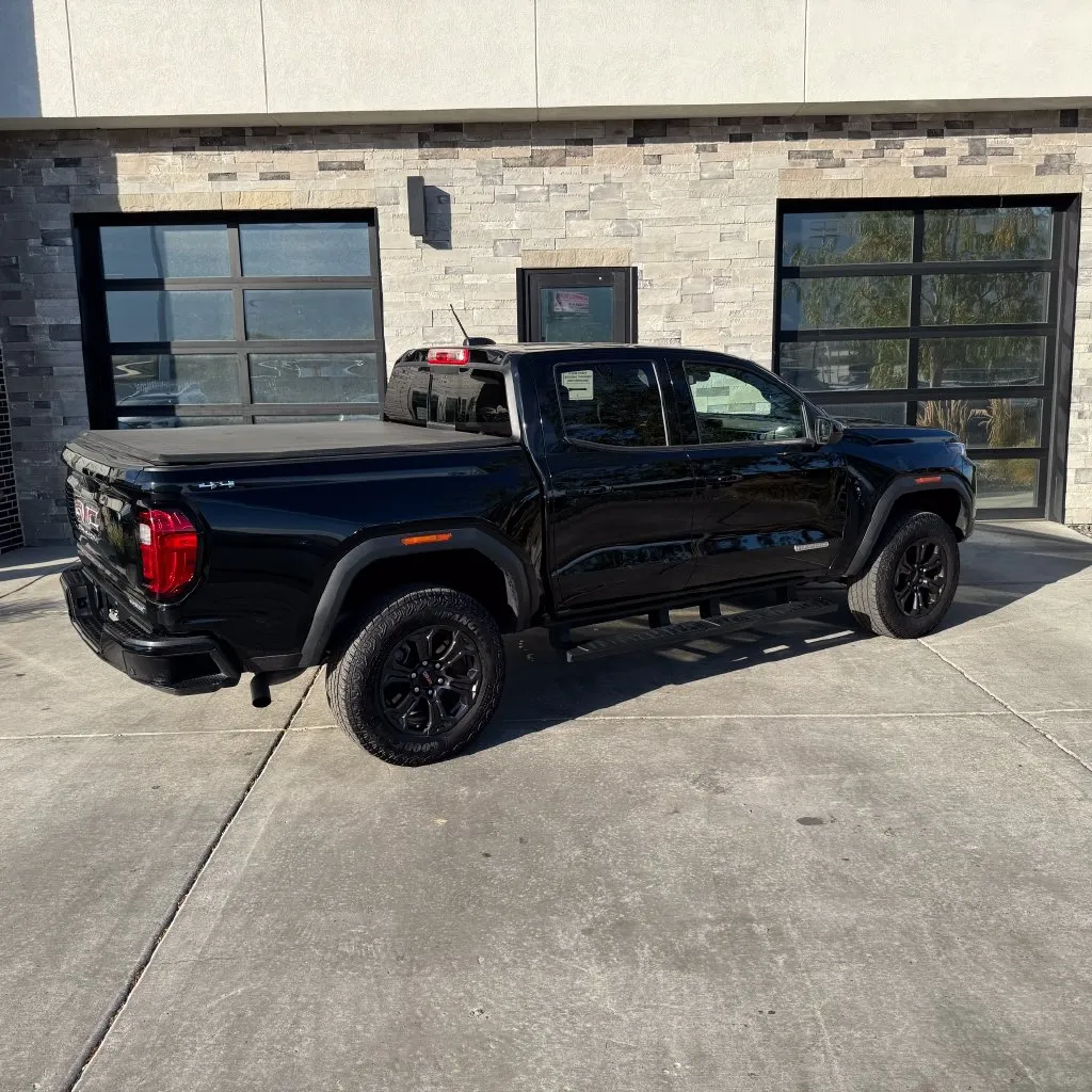GMC Canyon photo 3