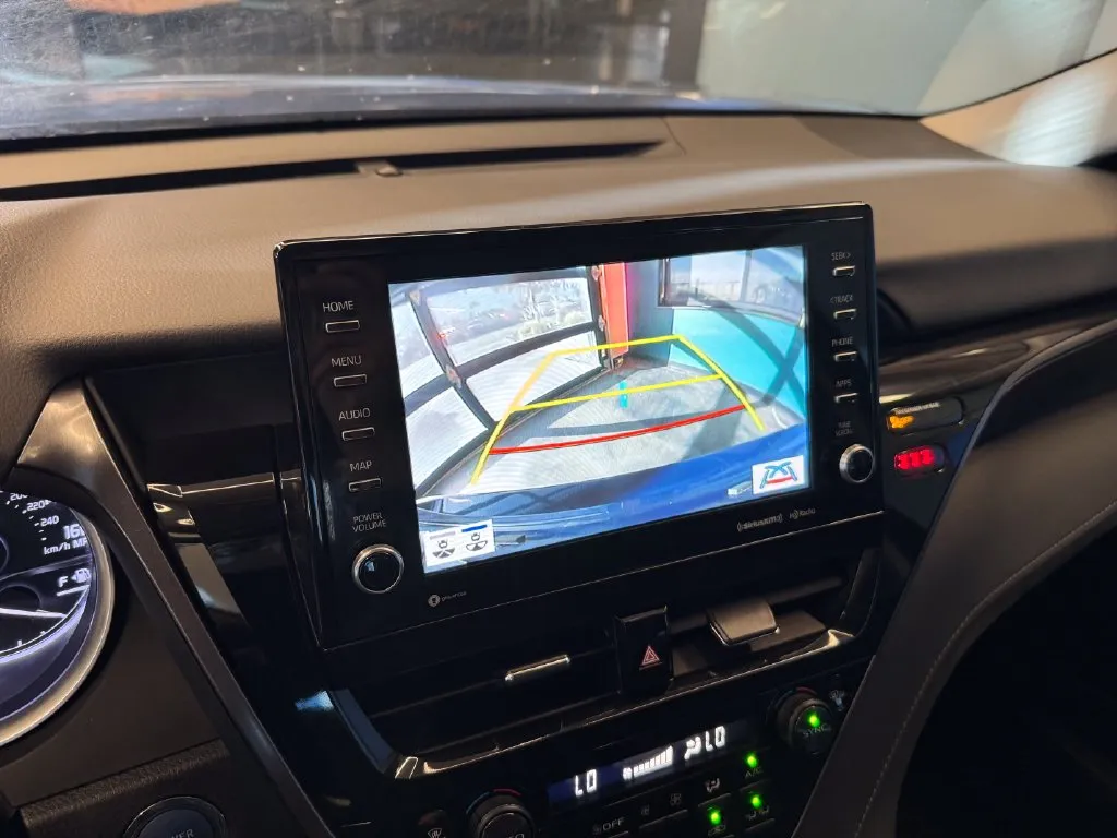 Toyota Camry photo 14