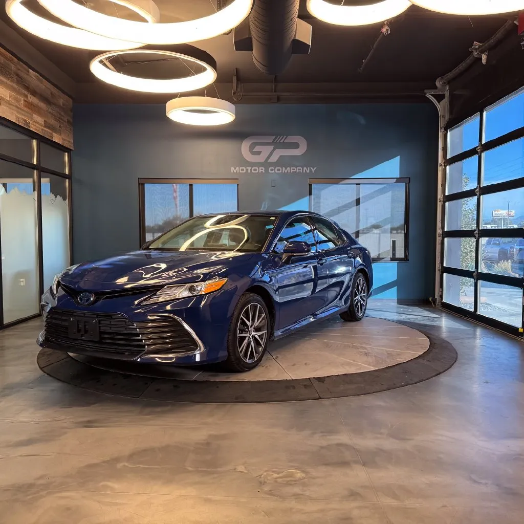 Toyota Camry photo 7