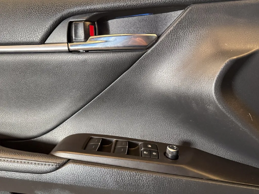 Toyota Camry photo 19
