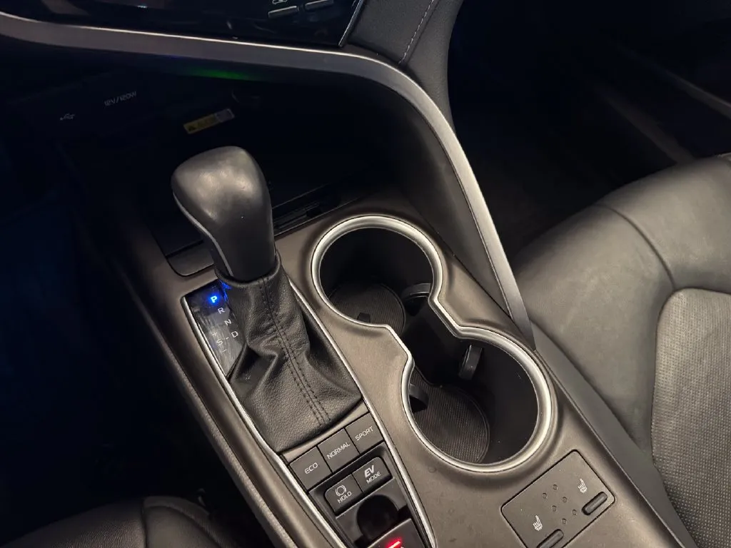 Toyota Camry photo 16