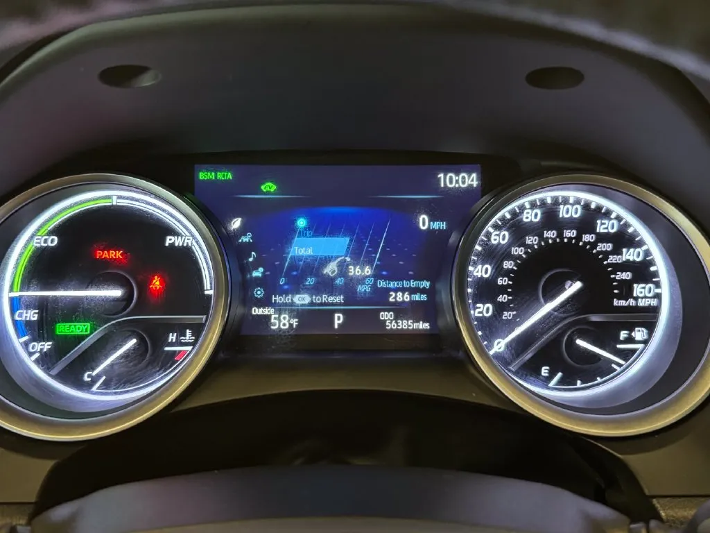 Toyota Camry photo 10