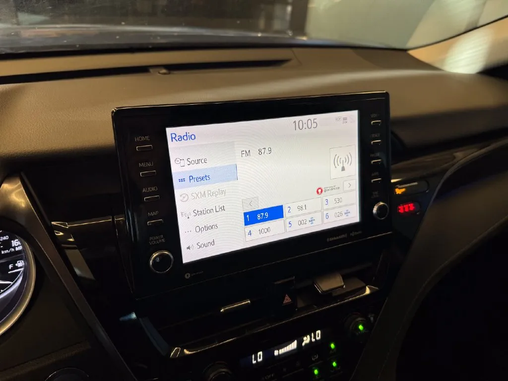 Toyota Camry photo 13