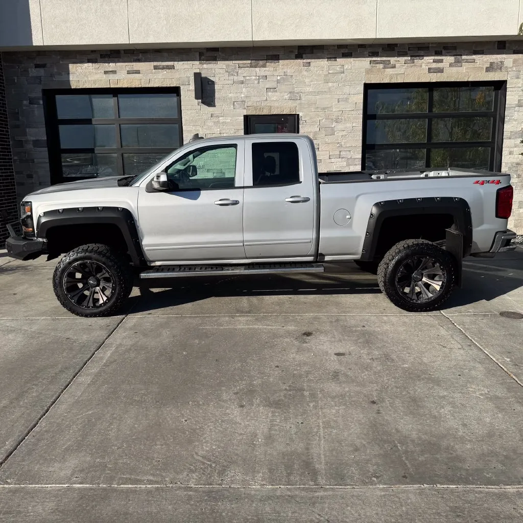 Chevrolet Silverado photo 6