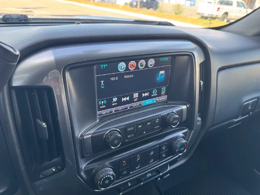 Chevrolet Silverado photo 13