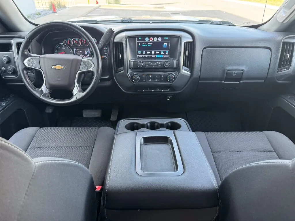 Chevrolet Silverado photo 9