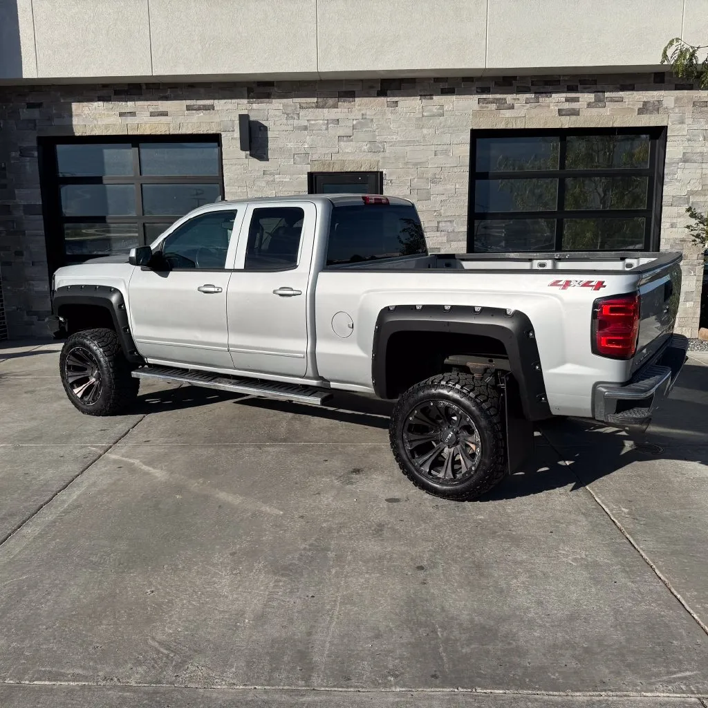 Chevrolet Silverado photo 5