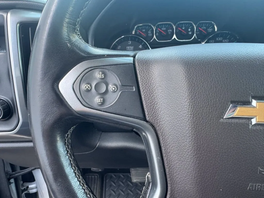 Chevrolet Silverado photo 11