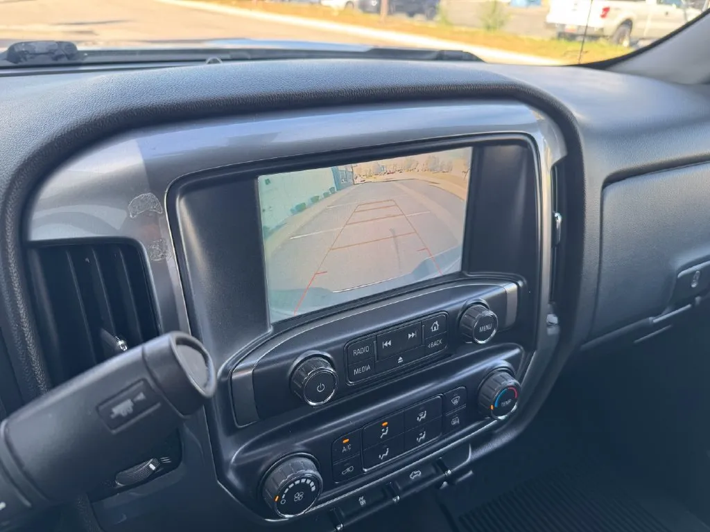Chevrolet Silverado photo 14