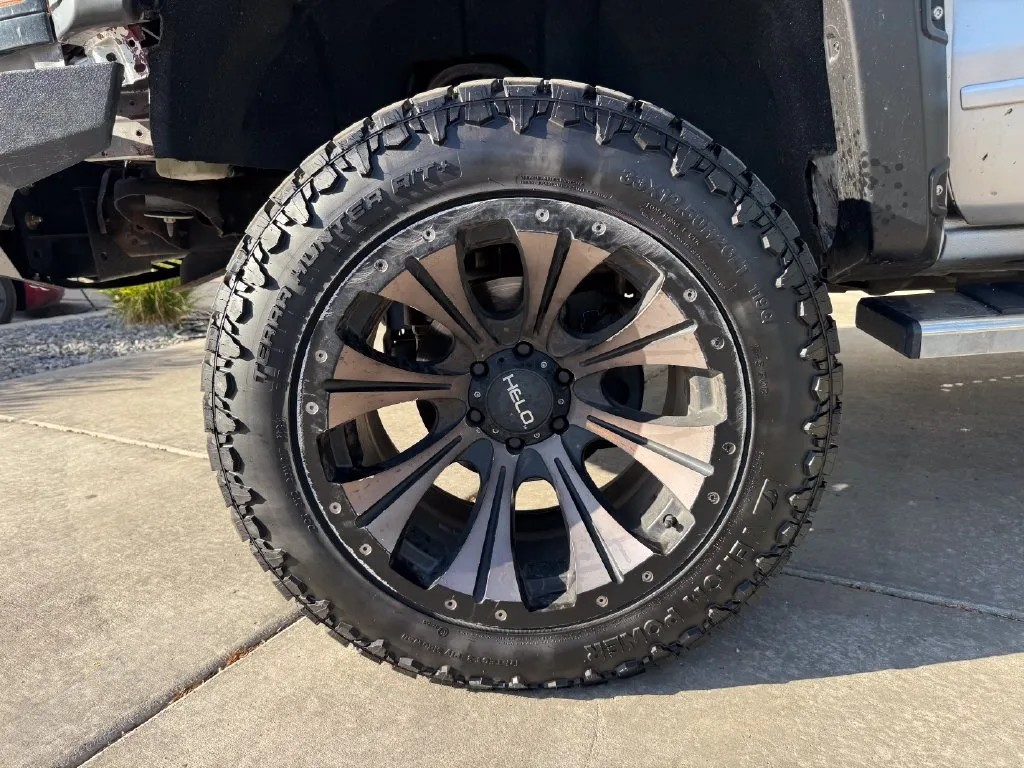 Chevrolet Silverado photo 23