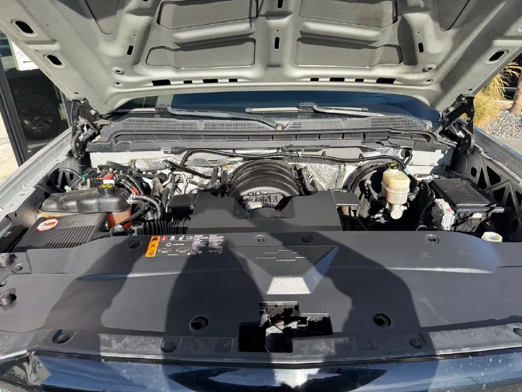 Chevrolet Silverado photo 22