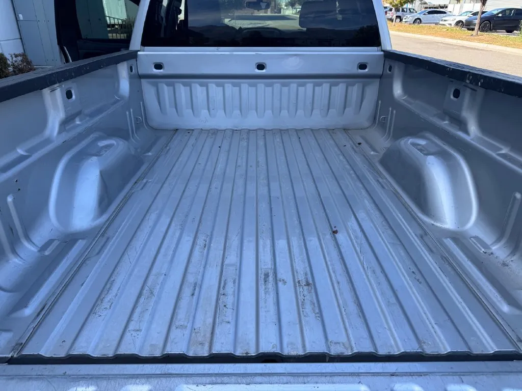 Chevrolet Silverado photo 21
