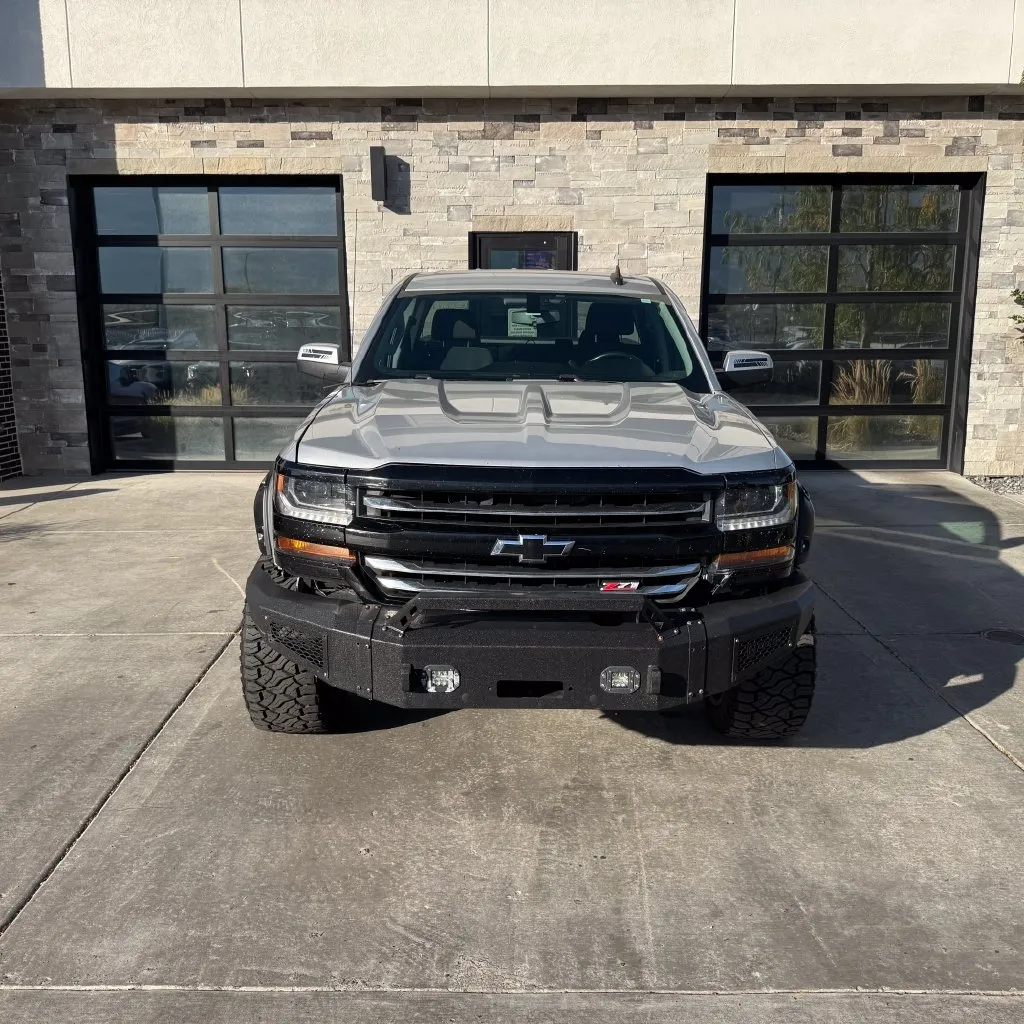 Chevrolet Silverado photo 8