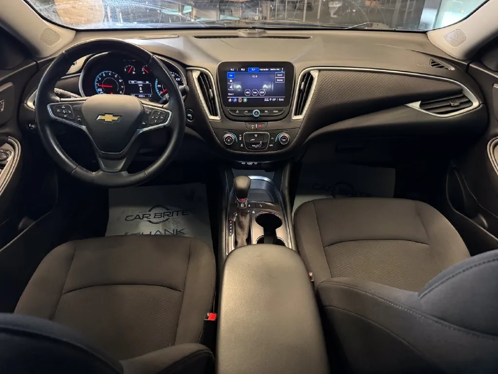 Chevrolet Malibu photo 9
