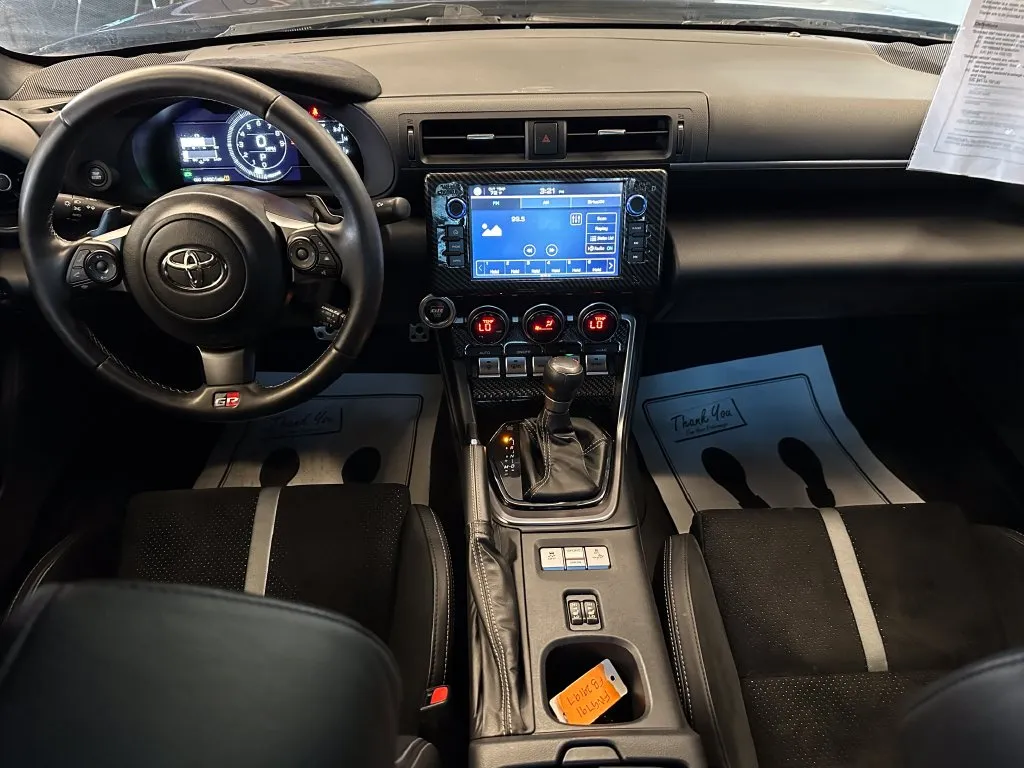 Toyota GR86 photo 9