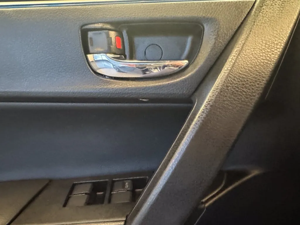 Toyota Corolla photo 19