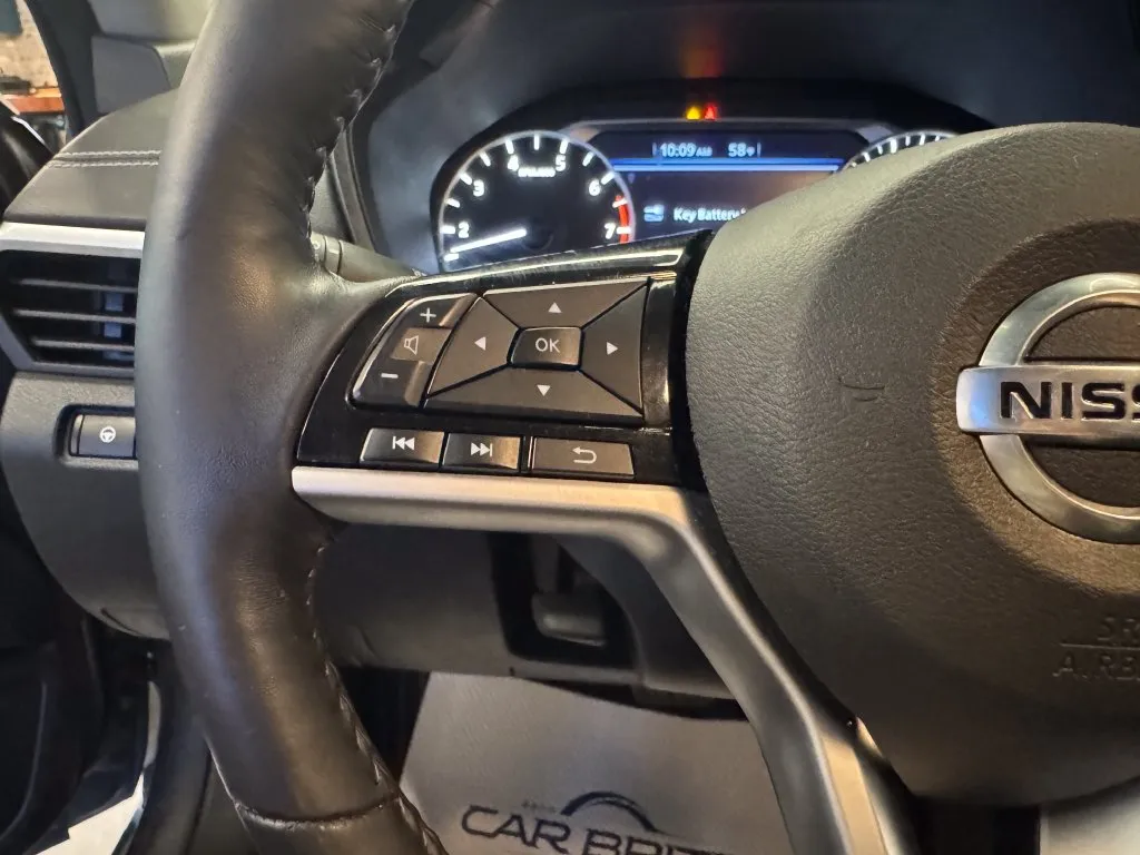 Nissan Altima photo 11