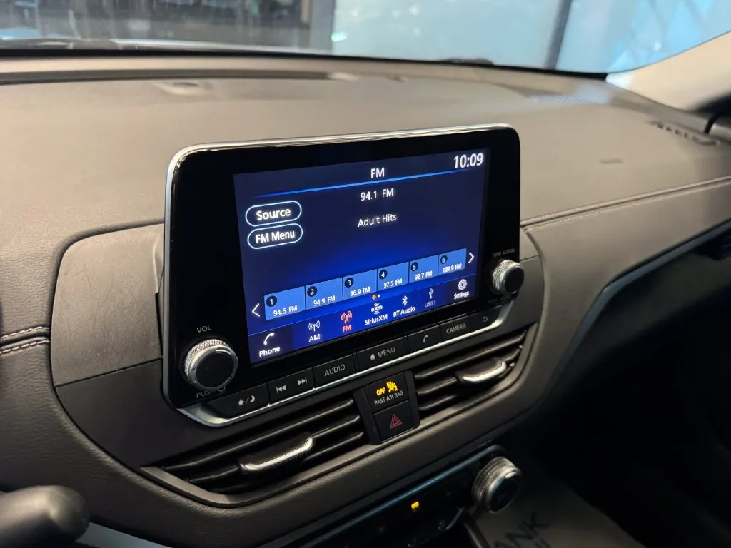 Nissan Altima photo 13
